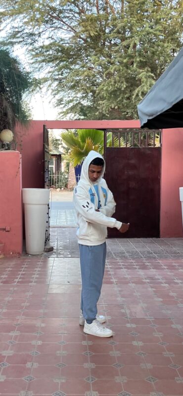 ⁦hoodie meesi⁩ - الصورة ⁦2⁩